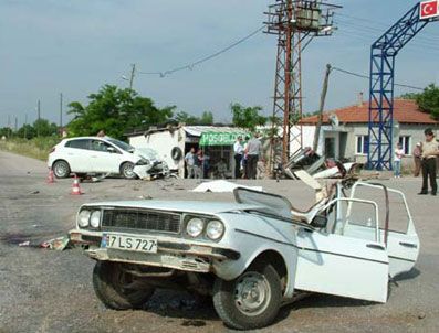 Balıkesir'de feci kaza: 3 ölü