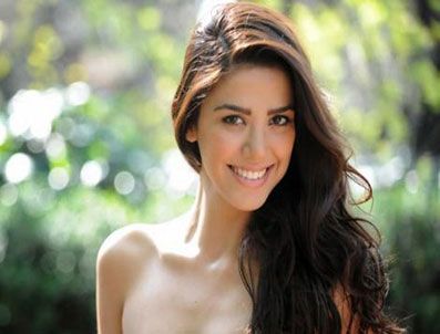 KENAN İMİRZALIOĞLU - Kraliçe olamadı ama ünlü oldu!