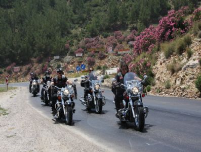 Motosiklet Tutkunlarından Kurtuluş Turu