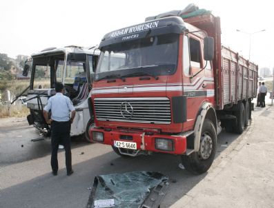 Trafik Kazasında Ölen Arkadaşa Gözyaşı