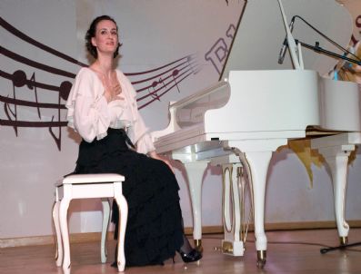 ANJELİKA AKBAR - Ünlü Piyano Virtüözü Anjelika Akbar Gaziantep'e Geliyor