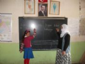 Hamur'da 'Ana-kız Okuldayız' Kampanyası