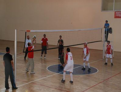 KADIR BOZKURT - Sorgun'da Kaymakamlık Voleybol Turnuvası Başladı