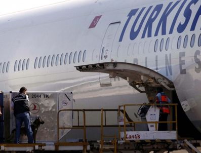 2 uçak İsrail'e hareket etti