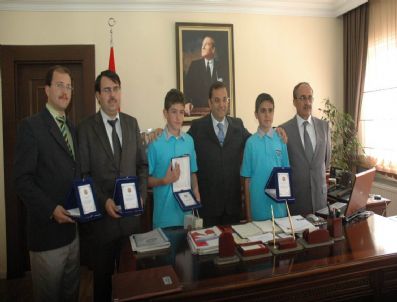 MUAMMER TÜRKER - Vali Türker, Türkiye Şampiyonlarını Kabul Etti