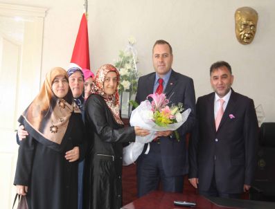 MUSTAFA AYHAN - Ak Parti'den Kaymakam Ayhan'a Teşekkür Ziyareti