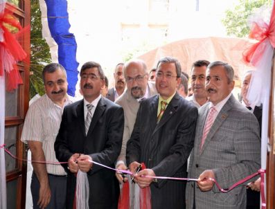 POLAT KARA - Niğde Metef 2010 Fuarı Törenle Açıldı