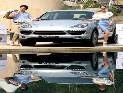 SEOUL - South Korea, Porsche 'Cayenne S Hybrıd'