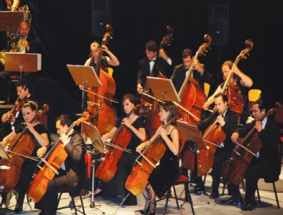 BÜLENT ORTAÇGİL - Bursa'da festival coşkusu