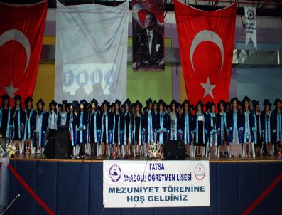 Faöl'de Mezuniyet Coşkusu