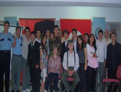 HÜSEYIN ERGÜN - Salihli Anadolu Lisesi Öğrencilerinden Tiyatro