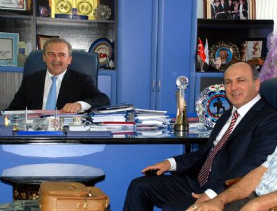 İSMAIL OK - Balıkesir Belediye Başkanı İsmail Ok, Edremit'te