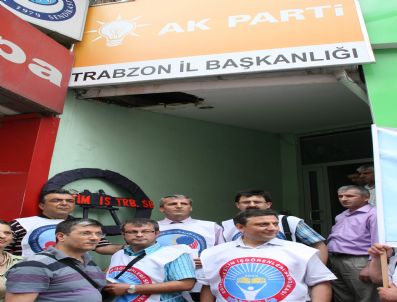 Eğitim-iş Sendikası'ndan Ak Parti Trabzon İl Başkanlığı'na Siyah Çelenk