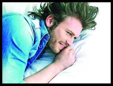 İDİL FIRAT - Kıvanç Tatlıtuğ nazara geldi