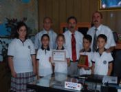 Manisa'da En Çevreci 2. Okula Plaket