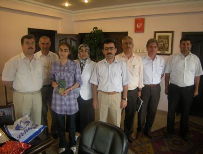 İBRAHIM BALLı - Şampiyon Öğrenciye Kaymakamdan Ödül