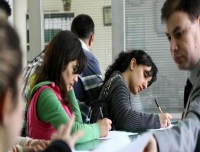 1 yılda kamuya 105 bin memur alınacak