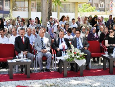 Hem Yılsonu Sergi Açılışını Gerçekleştirdi