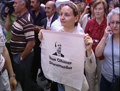 İLHAN CİHANER - İlhan Cihaner Yargıtay çıkışı böyle karşılandı