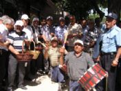 Kiraz Şenliği Nedeniyle Şehirde Kiraz Dağıtıldı