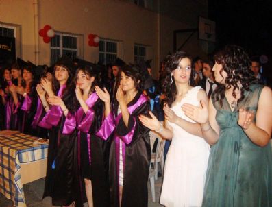 BENLIK - Ödemiş Muzaffer Kula Lisesi'nden 130 Öğrenci Mezun Oldu