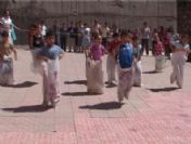 Öğrenciler karne almadan önce kıyasıya yarıştılar