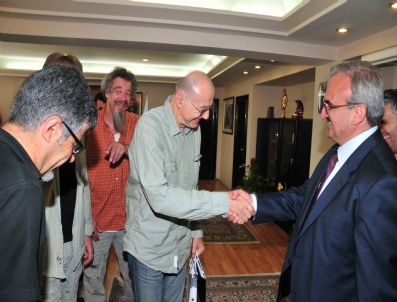 Vali Karaloğlu'na Şivan Perver'in Kürtçe Cd'si