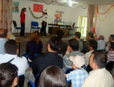 KÖŞKER KASABASı - Akpınar'ın Köşker Kasabasında Sergilenen Tiyatro Beğenildi