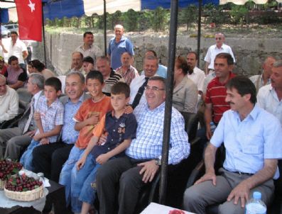 AZIZ DURAN - Çubuklu Köyü'nde Kiraz Şenliği Düzenlendi