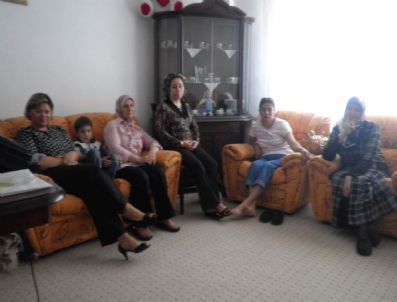 75. Yıl Murat Köse İlköğretim Okulu Çocuk Hakları Kulübü'nden Sunu Çalışması