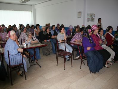 DÜNYA GÜNÜ - Devrek'te Tekstil Fabrikasında Çalışan Bayan İşçilere Sigara Semineri