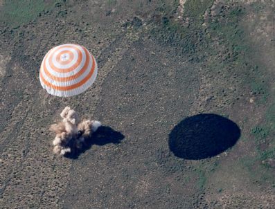 Kazakhstan Soyuz Tma-17 Lands