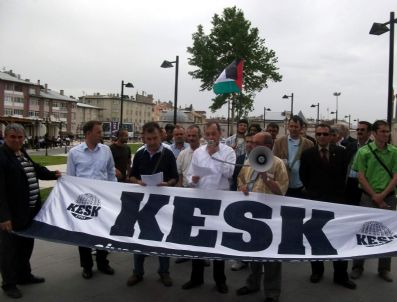 FILISTIN BAYRAĞı - Kesk'ten İsrail'e Kınama