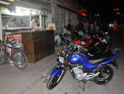 FATIH KESKIN - Motosiklet Tutkunları Köfteci Erdal' Da Buluştu