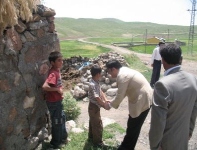 SERKAN ŞEKER - Digor Kaymakamı Köseler Köyünü Ziyaret Etti