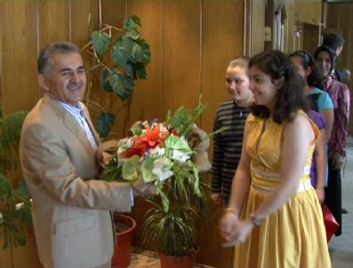 GESI - Melikgazi Belediyesi Çocuk Meclisi Üyeleri Başkanı Büyükkılıç'ı Ziyaret Etti