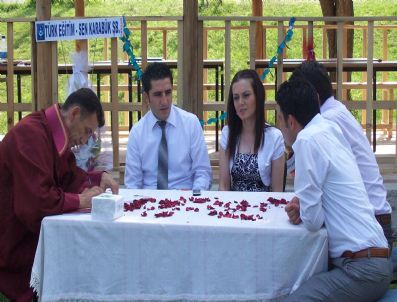 YıLMAZ TIRYAKI - Öğretmen Çift Okulda Evlendi