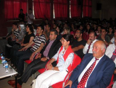 ABDULLAH ATAKAN ATASOY - Üniversite Öğrencilerden Tiyatro