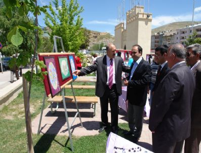 BEKARLAR - Engelli Öğrencilerden El Sanatları Sergisi