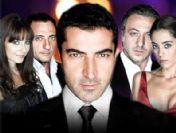 Ezel oyuncuları sezon finalini şampanyalarla kutladı