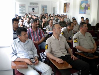 BURHAN AKYıLDıZ - Askere 'Kene' Semineri