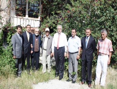 NURETTIN SÖZEN - Boğazkale'deki Dulkadiroğlu Beyliğine Ait Tarihi Konak Turizme Kazandırılacak