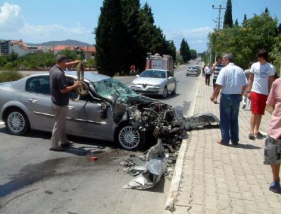 Burhaniye'de Trafik Kazası: 2 Yaralı