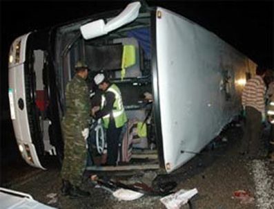 Kütahya'da öğrencileri taşıyan otobüs devrildi: 3 ölü, 9 yaralı