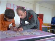 Erzurum'da Polis Çocuklarına 'Model Maket Uçak Yapımı' Kursu