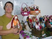 Turistlerin İlgisini Çeken Bez Bebekler Gelir Kapısı Oldu