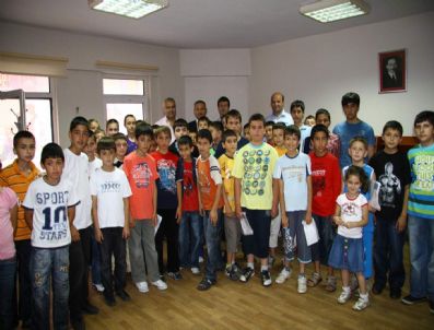 RıDVAN SEZER - Adapazarı Belediyesi'nden Başarılı Öğrencilere Top Hediyesi
