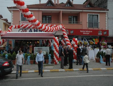 CAVIT ÖZTÜRK - Ahsen Pastaneleri 7. Şubesini Açtı