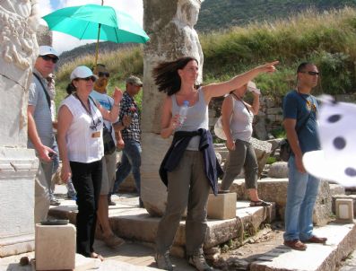 METROPOLIS - Arkeoloji Günleri 2010 Efes Gezisiyle Başladı
