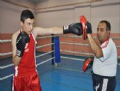 Boks Antrenörü Nusret Duyu, Uluslar Arası Boks Turnuvasına Katılacak